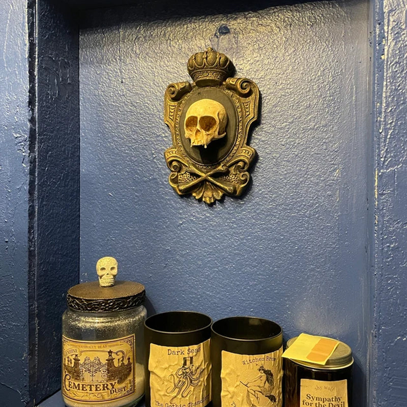 Hanging Skull Plaque