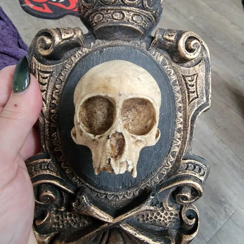 Hanging Skull Plaque