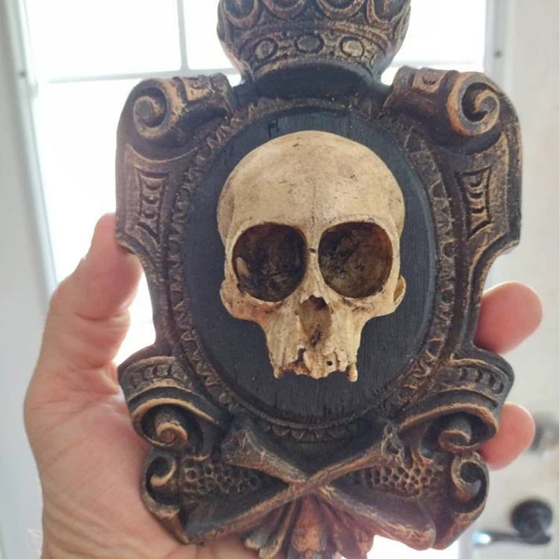 Hanging Skull Plaque