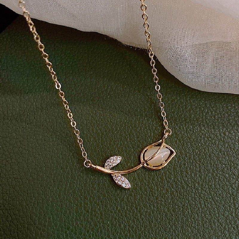 Tulip Opal Necklace